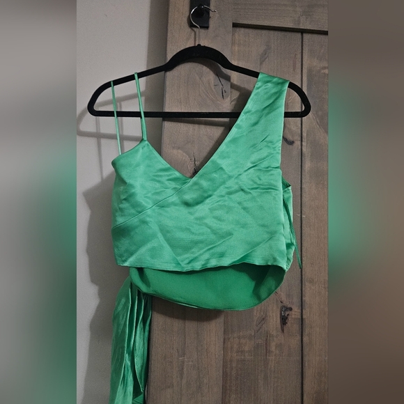 ZARA Intense Green Sstin Effect Asymmetric Wrap Front Tie Top. Size Small - Picture 13 of 14